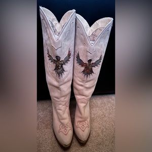 Vintage Zodiac 7M Woman’s suede boots.